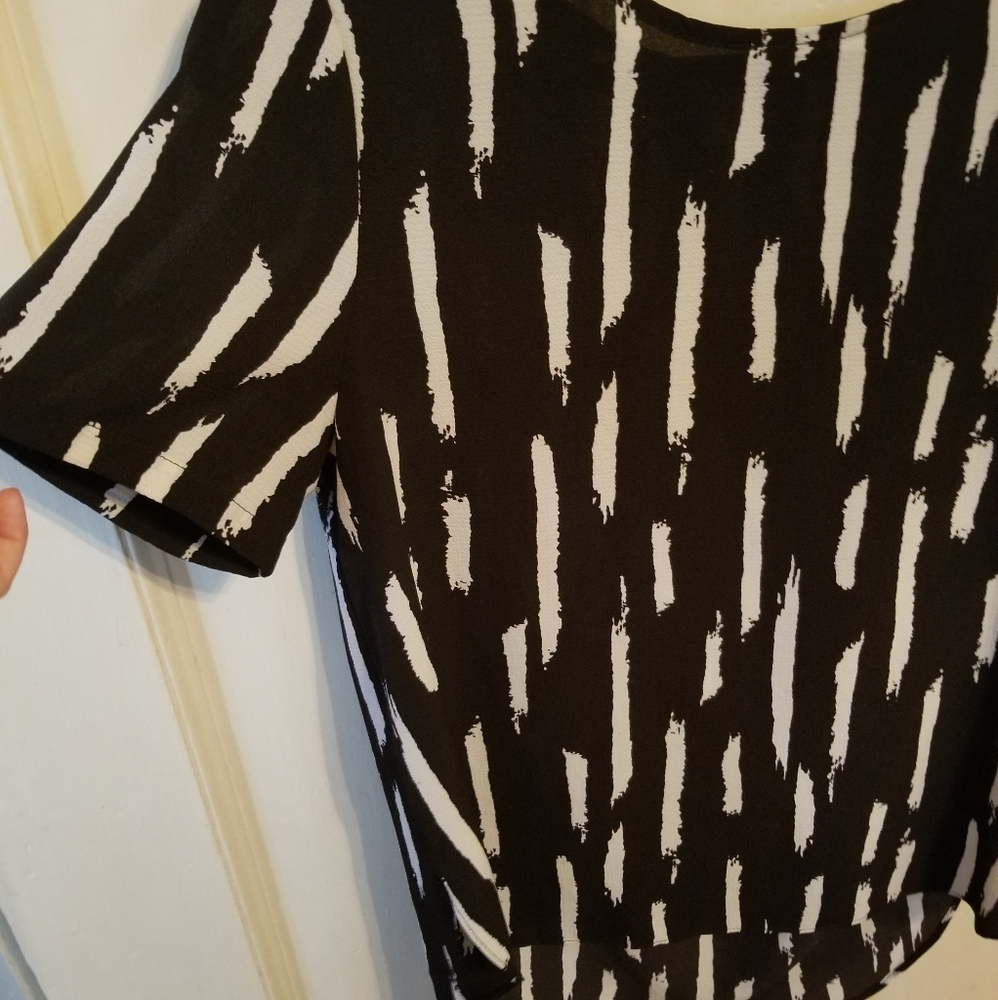 Kaileigh Black and White Blouse - Picture 4 of 4